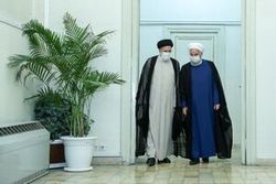 مقایسه مواضع روحانی و رئیسی پس از پیروزی در انتخابات
