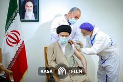 رهبر انقلاب نوبت اول واکسن ایرانی کرونا را دریافت کردند