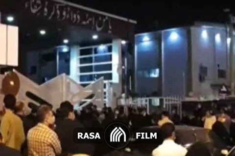 اشک آملیها مقابل بیمارستان