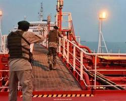 درس‌هایی از ماجرای طمع آمریکا برای سرقت نفت ایران در دریای عمان