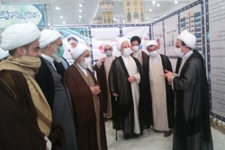 بازدید آیت الله عراقی از نمایشگاه دستاورد های مراکز تخصصی حوزه