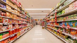 مردی که از ترس کرونا، سوپر مارکت را به مدت یک ساعت اجاره می‌کند