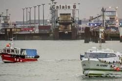 ماهیگیران فرانسوی مانع تردد کشتی‌ها از کانال مانش شدند