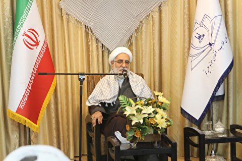 پیگیری معیشت طلاب دغدغه ماست
