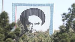 راهپیمایی مردم قم در محکومیت اهانت به تمثال امام خمینی