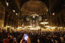 برگزاری آیین‌های رمضانی در مسجد ایاصوفیه استانبول پس از ۸۸ سال