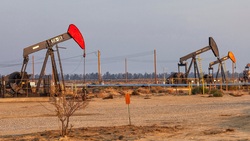 تلاش های امریکا برای کاهش قیمت نفت همچنان بی نتیجه است