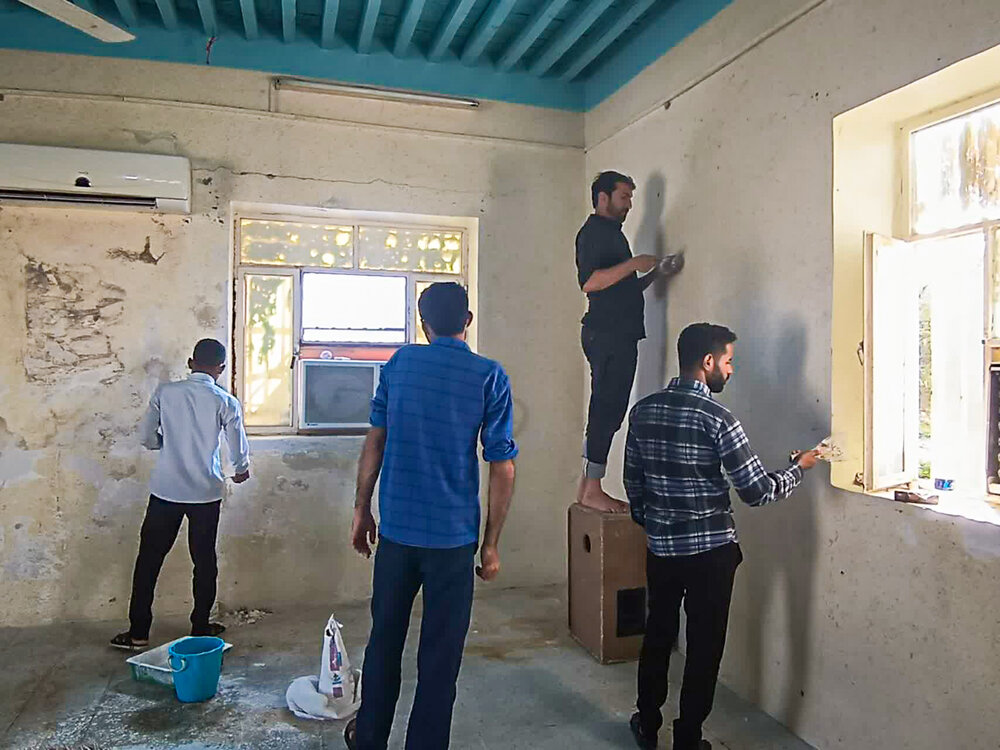 نوسازی و تعمیر مسجد امام سجاد «گوران» قشم با همت گروه جهادی طلاب