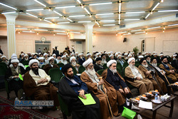 مرحوم حاج شیخ عبدالکریم، بریده از سیاست یا عجین با سیاست؟