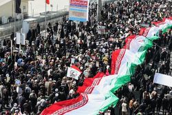 دعوت مراجع تقلید و شخصیت‌های حوزوی و کشوری از مردم برای حضور در راهپیمایی ۲۲ بهمن