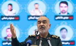 دشمن با صرف همه اندوخته‌های خود نتوانست ملت ایران را شکست دهد