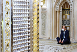 رئیس جمهور مصر مسجد امام حسین را افتتاح کرد و در آن نماز خواند + عکس