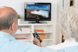 تماشای طولانی مدت تلویزیون برای سالمندان مضرر است