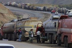 آمریکا ۴۰ کامیون گندم مردم سوریه را غارت کرد و به عراق انتقال داد
