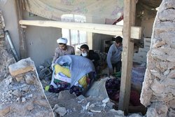 گزارشی از حضور طلاب تبلیغی جهادی در مناطق زلزله زده هرمزگان