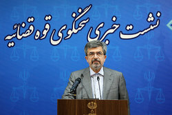 تاج‌زاده به اتهام تبلیغ علیه نظام در اوین به سر می‌برد
