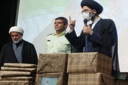 دشمن با جنگ شناختی به دنبال تغییر تفکر ملت ایران است