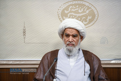 انقلاب اسلامی با رهبری حکیم، تهدیدها را به فرصت تبدیل می کند