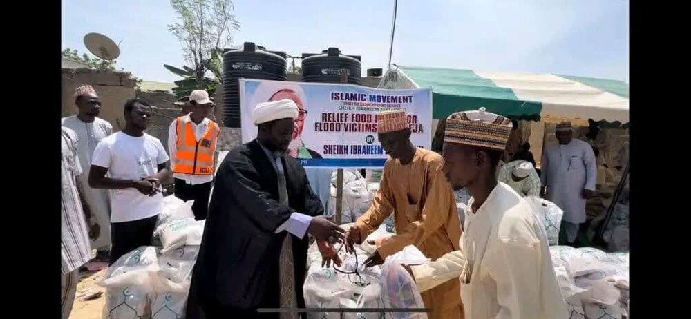 کمک های انسان دوستانه شیخ زکزاکی به مردم سیل‌زده شمال نیجریه