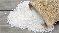 بیش از ۱۰ تن برنج تقلبی در جنوب تهران کشف شد