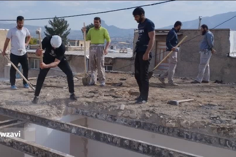 تخریب و بازسازی منزل مسکونی در مناطق محروم با مشارکت حساب ۱۰۰ حضرت امام