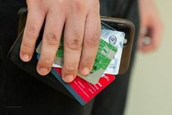 کارت‌های بانکی ادغام می شوند/ هر ایرانی فقط یک حساب و یک کارت!