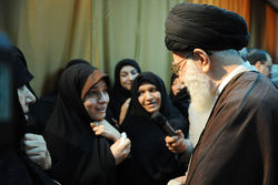 پیشروی زنان در پیروزی انقلاب اسلامی