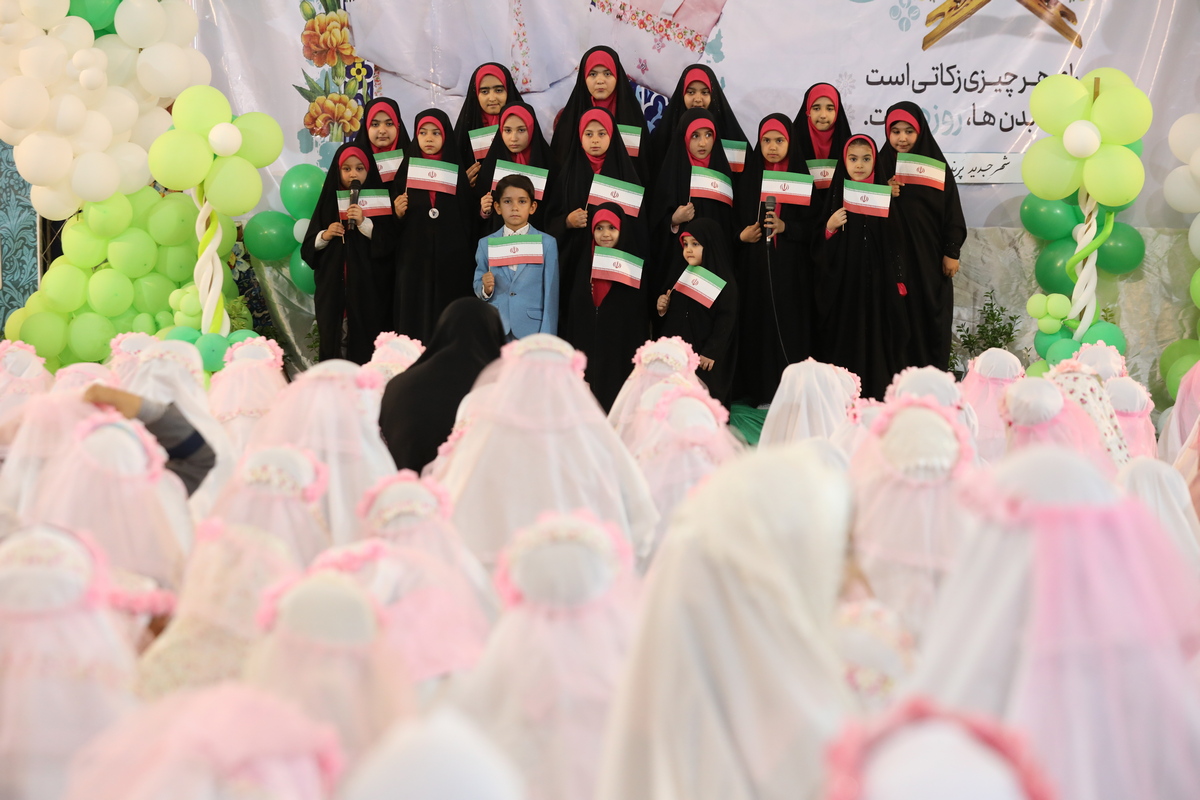 جشن دختران روزه اولی در شهر پرند برگزار شد