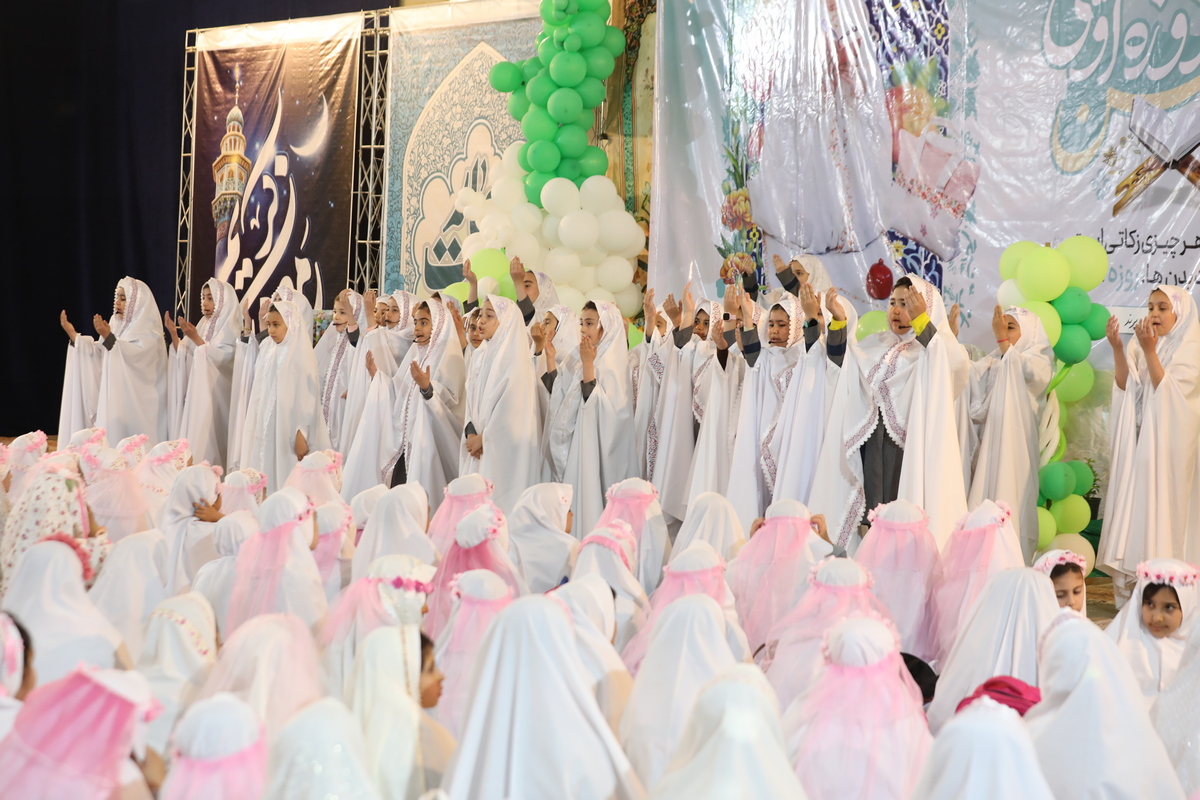 جشن دختران روزه اولی در شهر پرند برگزار شد