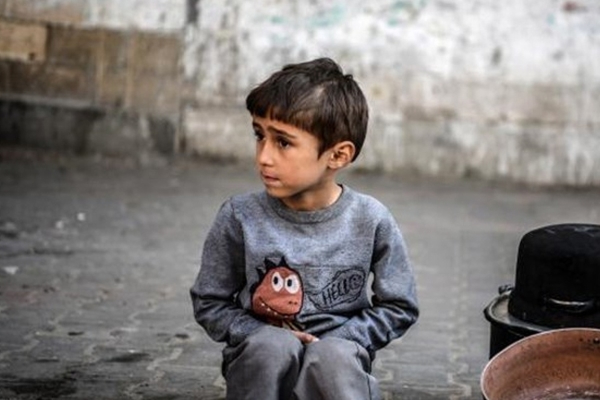 کودکان غزه زیر سایه جنگ نان‌آو‌ر خانواده‌ شدند