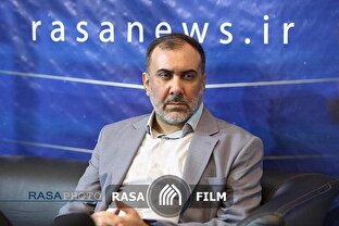 بروز نزاع میان گروه‌های انقلابی ناشی از دنیا طلبی است