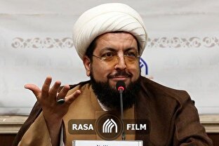 حضور روحانیون و طلاب در بین مردم میتواند اثر بخش باشد