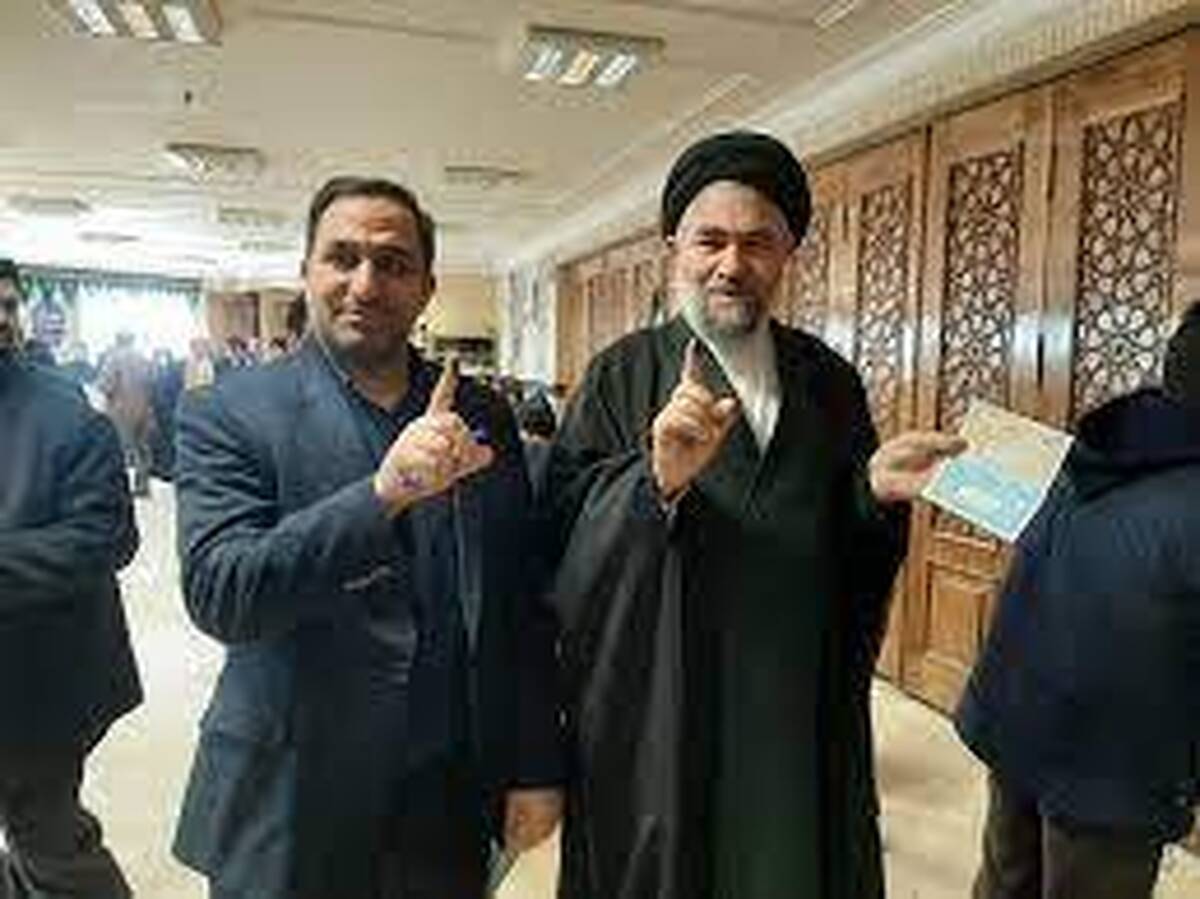 اگر کسی ایران قوی می خواهد پای صندوق رأی حاضر شود
