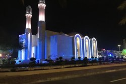 ساخت مسجدی زیبا و جذاب در کیش