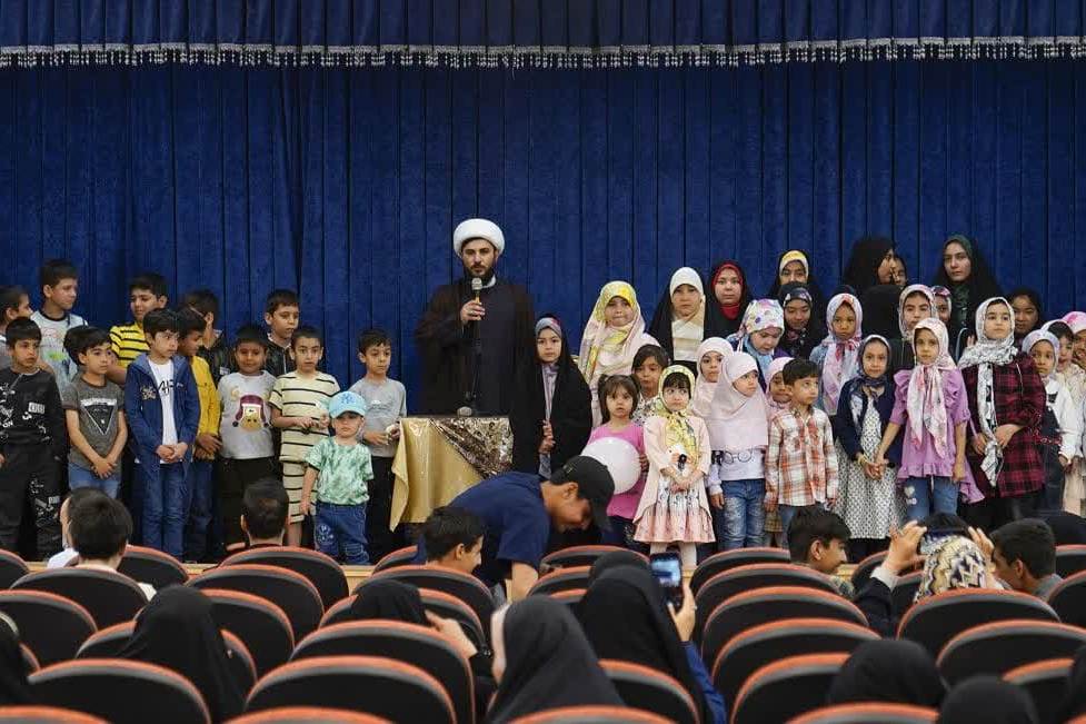 تجلیل و اجرای برنامه های شاد و مفرح برای ایتام روحانی