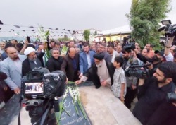 مزار شهدای قیام خونین ۱۵ خرداد در تهران گلباران شد