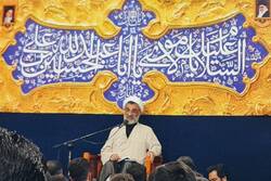 مراسم عزای حسینی با حضور دبیر شورای عالی انقلاب فرهنگی برگزار شد