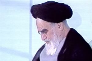 زیارت عاشورا با صد سلام و لعن هر روز امام خمینی در محرم
