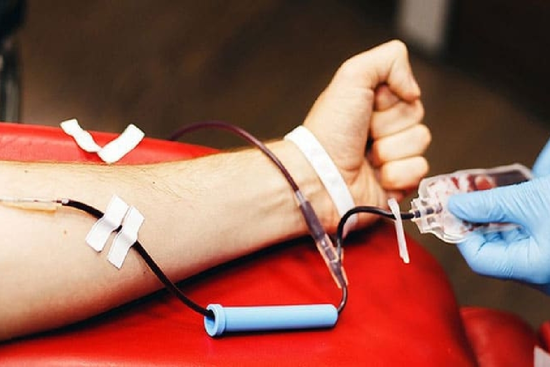 چه افرادی می‌توانند خون اهدا کنند؟