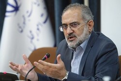 انقلاب اسلامی به برکت خون شهیدان با قوت موانع پیشرفت را پشت سر می‌گذارد