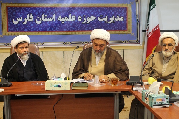 نشست مشاور رئیس جمهور در امور روحانیت با نهادهای حوزوی فارس