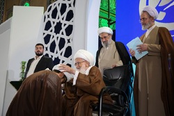 مراسم عهد جانان حوزویان با حضرت امام زمان (عج) در مسجد جمکران