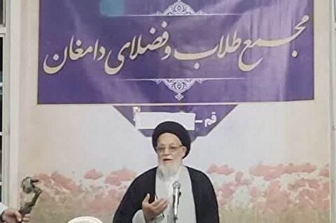 حضور نماینده رهبر انقلاب در لبنان در جمع طلاب دامغان