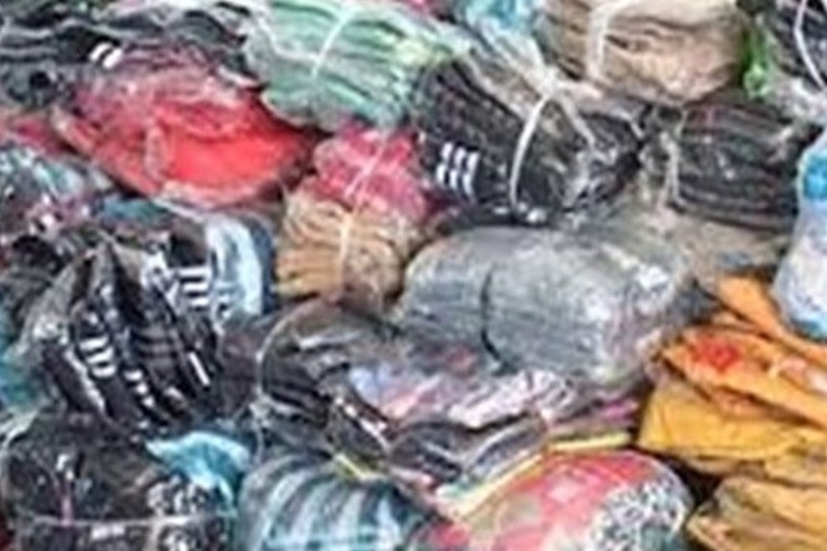 کشف 60 میلیاردی واکس و پولیش البسه قاچاق در بازار تهران