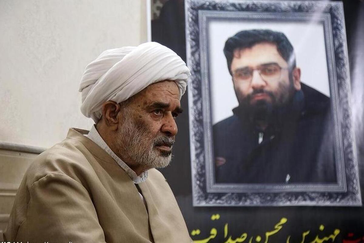 گزارشی از حضور شخصیت های حوزوی و مسئولان استانی در منزل شهید صداقت