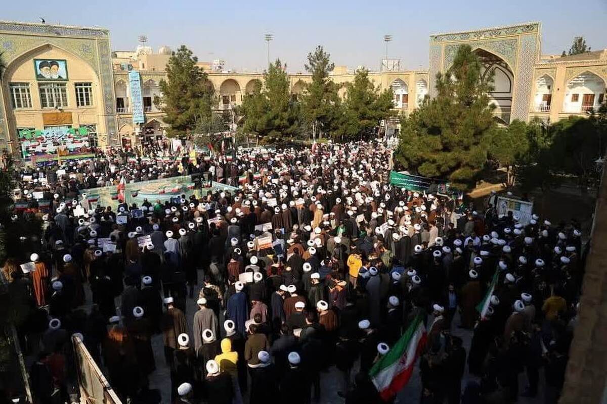تجمع حوزویان در حمایت از حملات موشکی سپاه به رژیم صهیونیستی در فیضیه برگزار می شود
