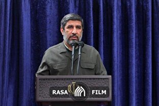 لحظاتی از شعرخوانی مهدی سلحشور در دیدار مردم قم با رهبر معظم انقلاب