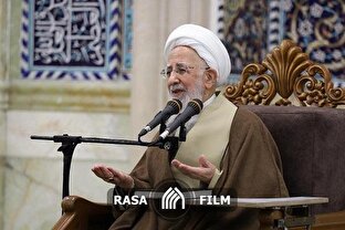 امام سجاد بیش از هر چیز مارا با قرآن آشنا می‌کند