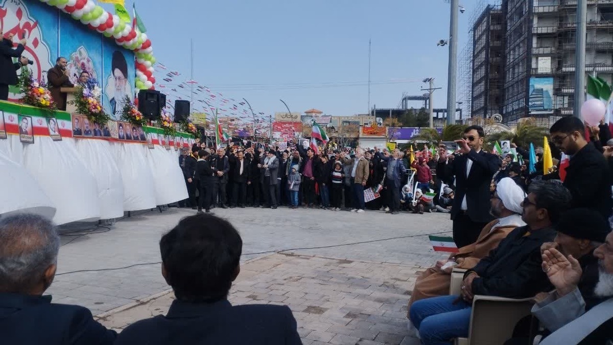 وظیفه حفظ انقلاب اسلامی بر دوش جوانان مومن و باانگیزه است