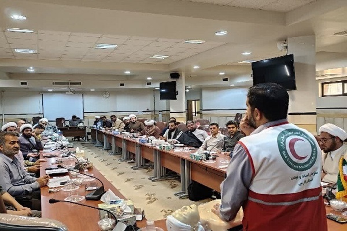 برگزاری دوره آموزش کمک های اولیه در حوزه علمیه فارس